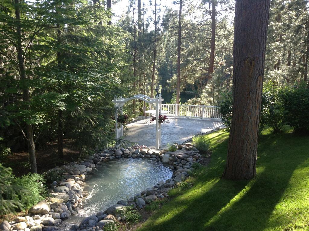 River Cove Elegant Waterfront Bed & Breakfast Post Falls Bagian luar foto