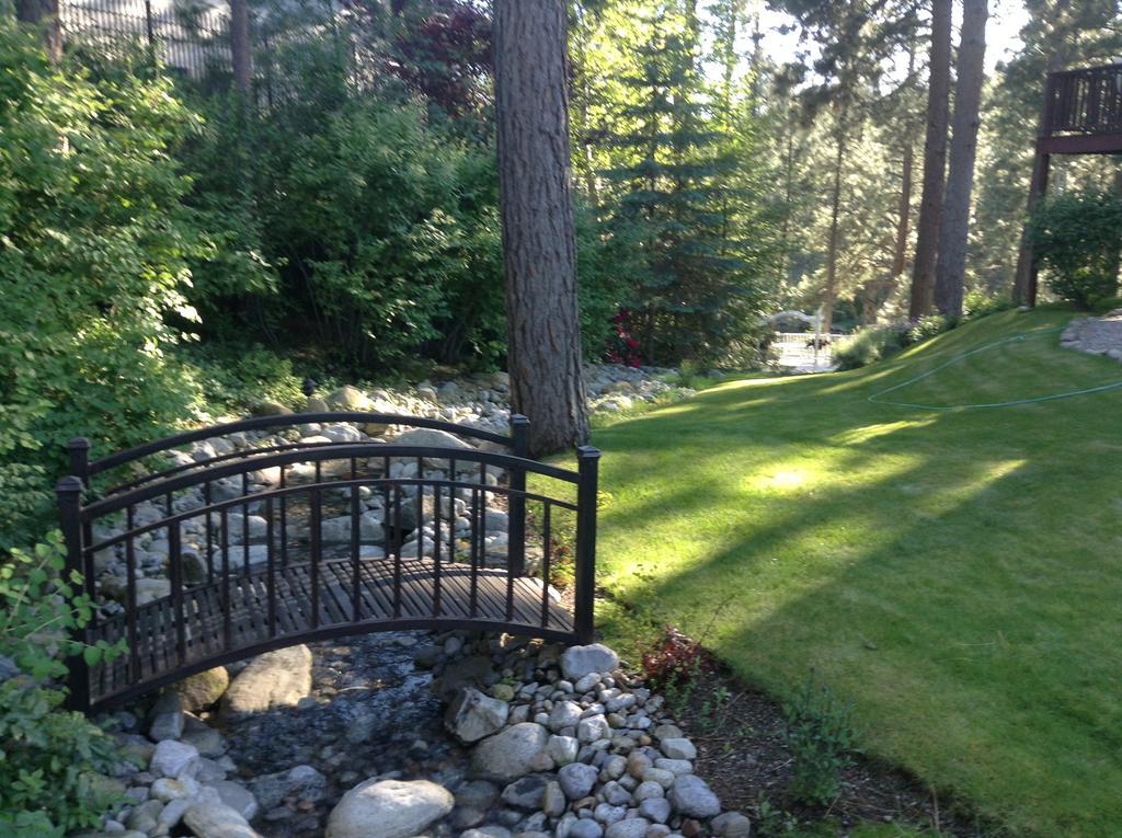 River Cove Elegant Waterfront Bed & Breakfast Post Falls Bagian luar foto