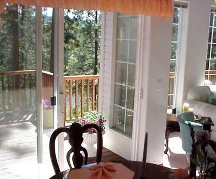 River Cove Elegant Waterfront Bed & Breakfast Post Falls Ruang foto