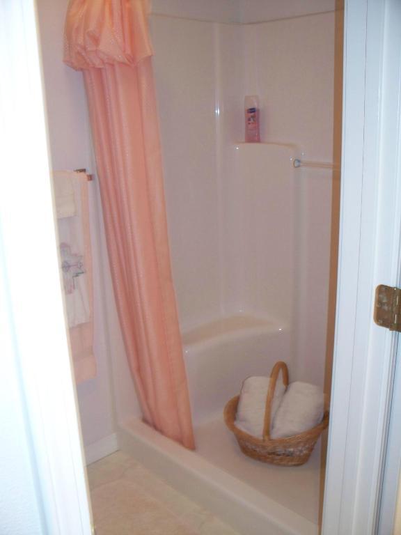 River Cove Elegant Waterfront Bed & Breakfast Post Falls Ruang foto